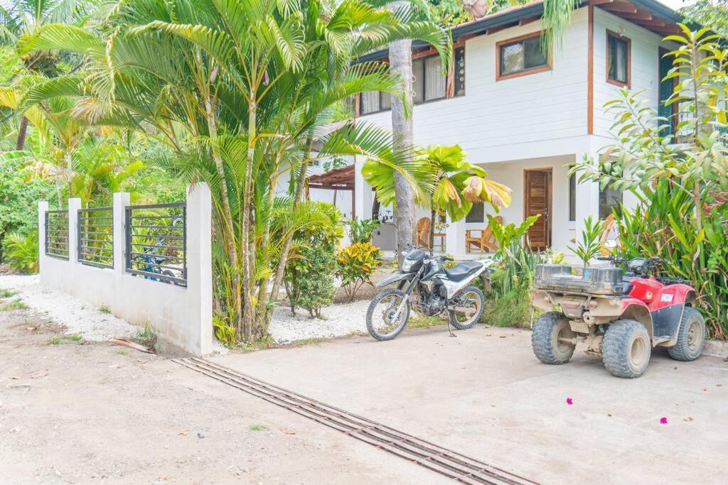 Surfside Apartments - Mal Pais Malpais Bagian luar foto